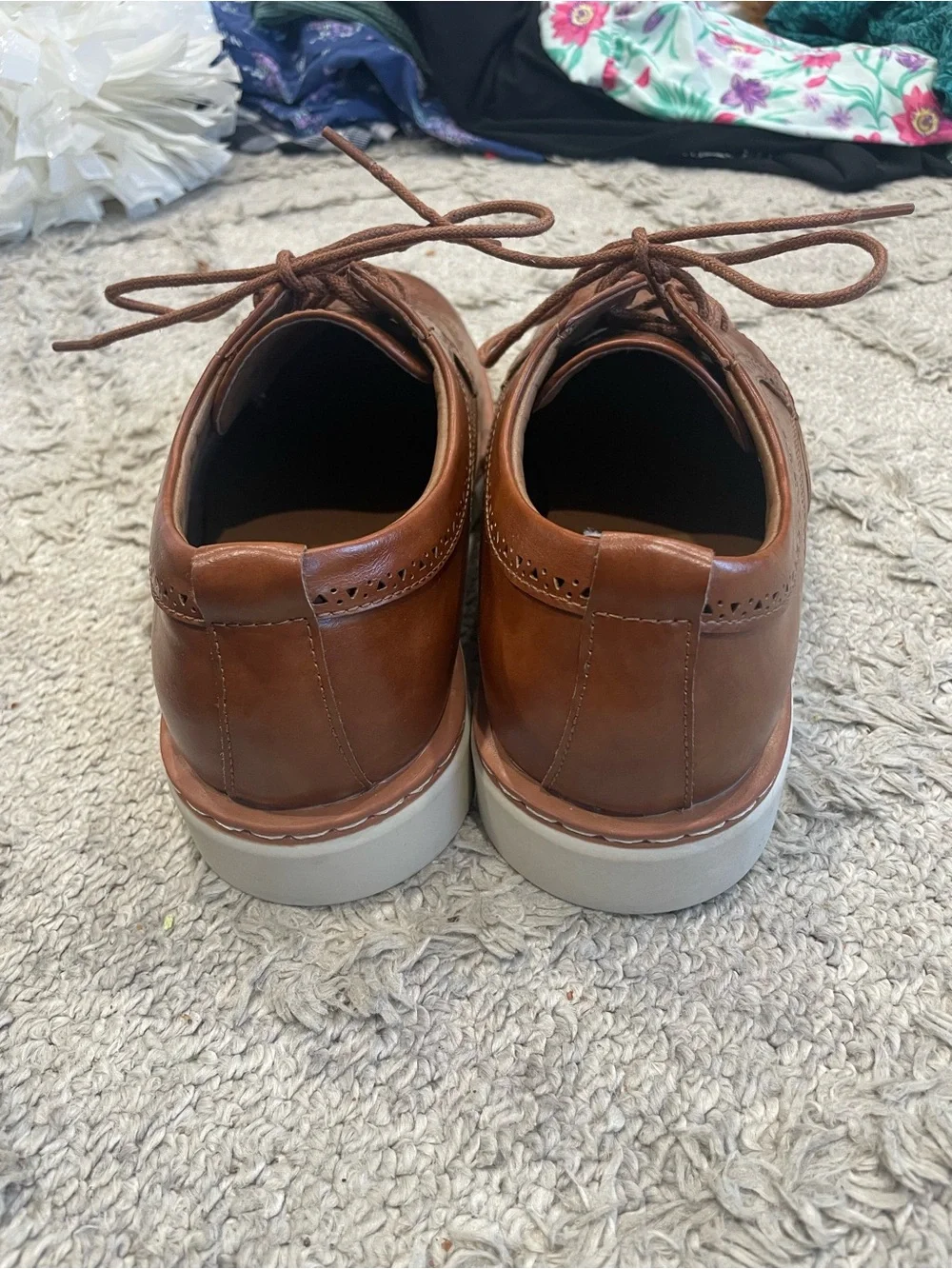 Classic Men's Camel Brown Wingtip Oxford Style Dress Shoes